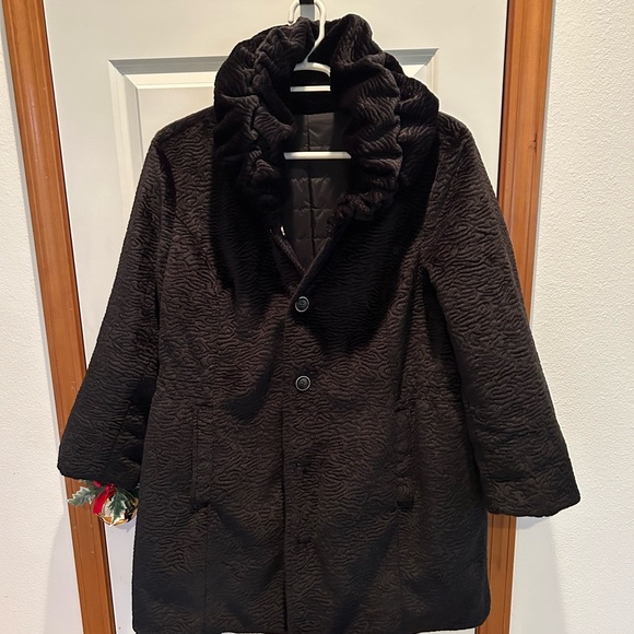 Coat - Picture 2 of 4